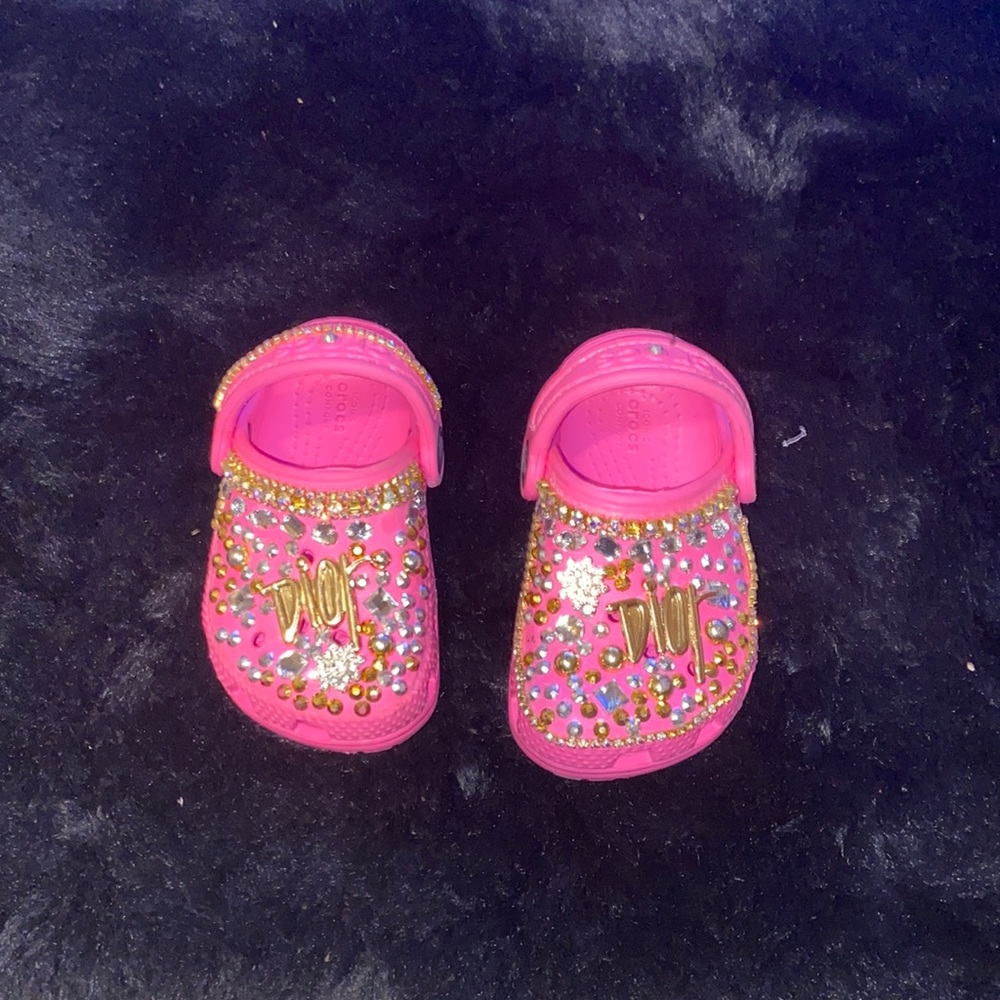 Little girl size 5 crocs